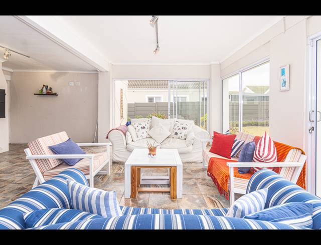 3 BEDROOM FREESTANDING FOR SALE IN SUNNINGDALE